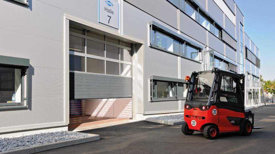 K�p: Referenci�k - Rakod�stechnika